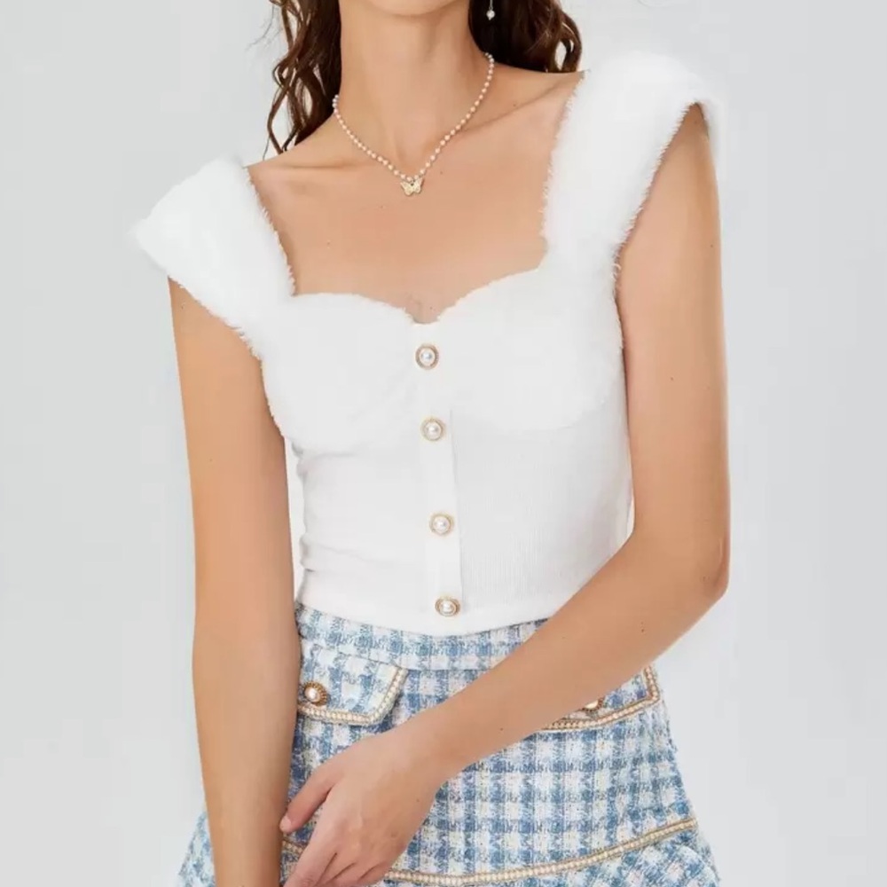 Fuzzy Button Front Top - Picture 1 of 3